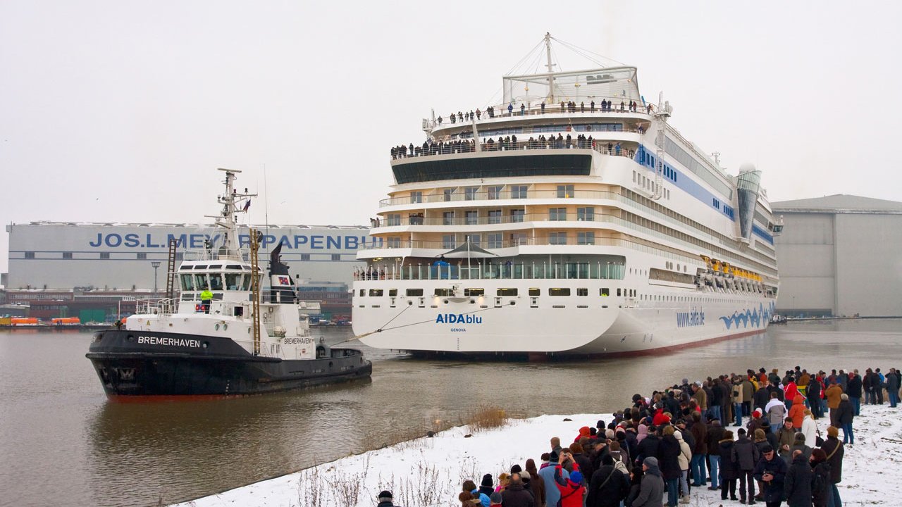 papenburg-meyer-werft-2010-aida-blue-079
