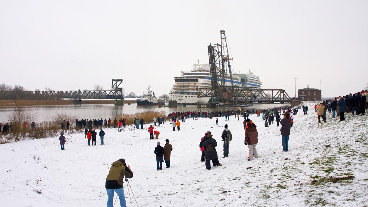 papenburg-meyer-werft-2010-aida-blue-081
