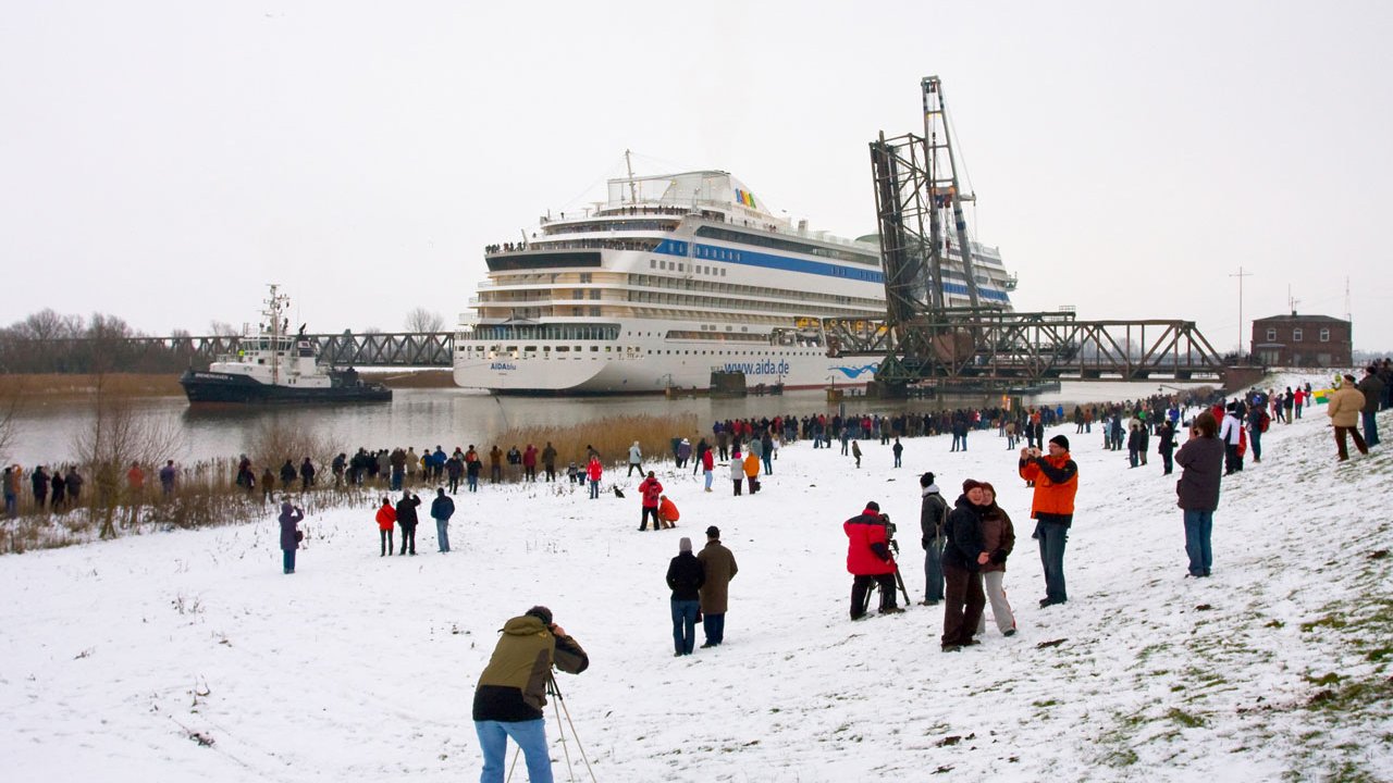 papenburg-meyer-werft-2010-aida-blue-082