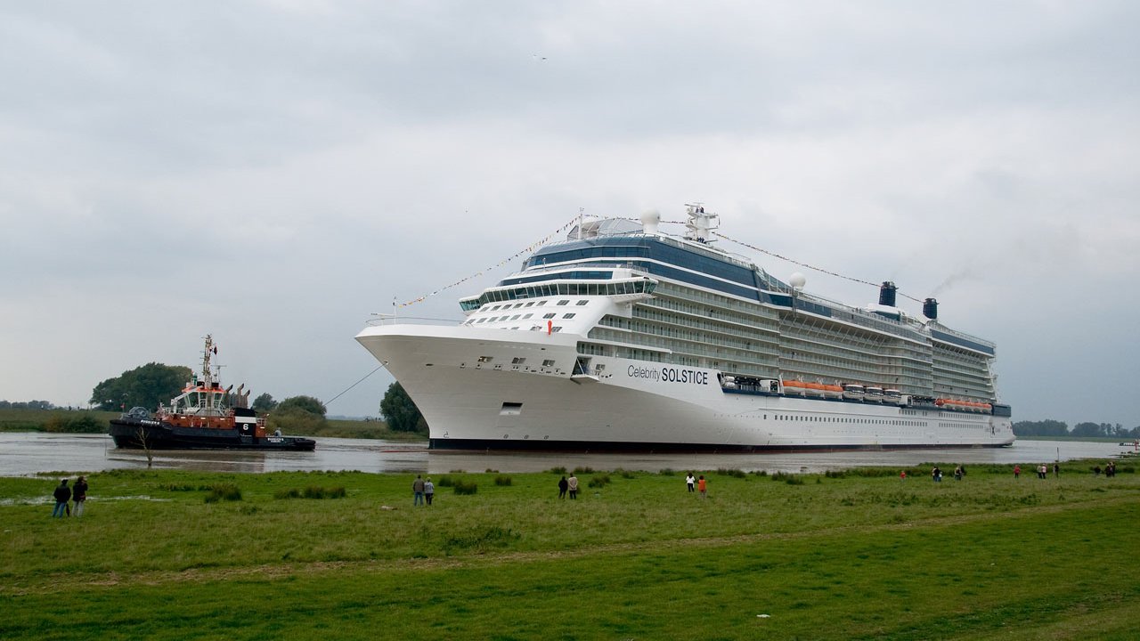 papenburg-meyer-werft-2008-celebrity-solstice-009