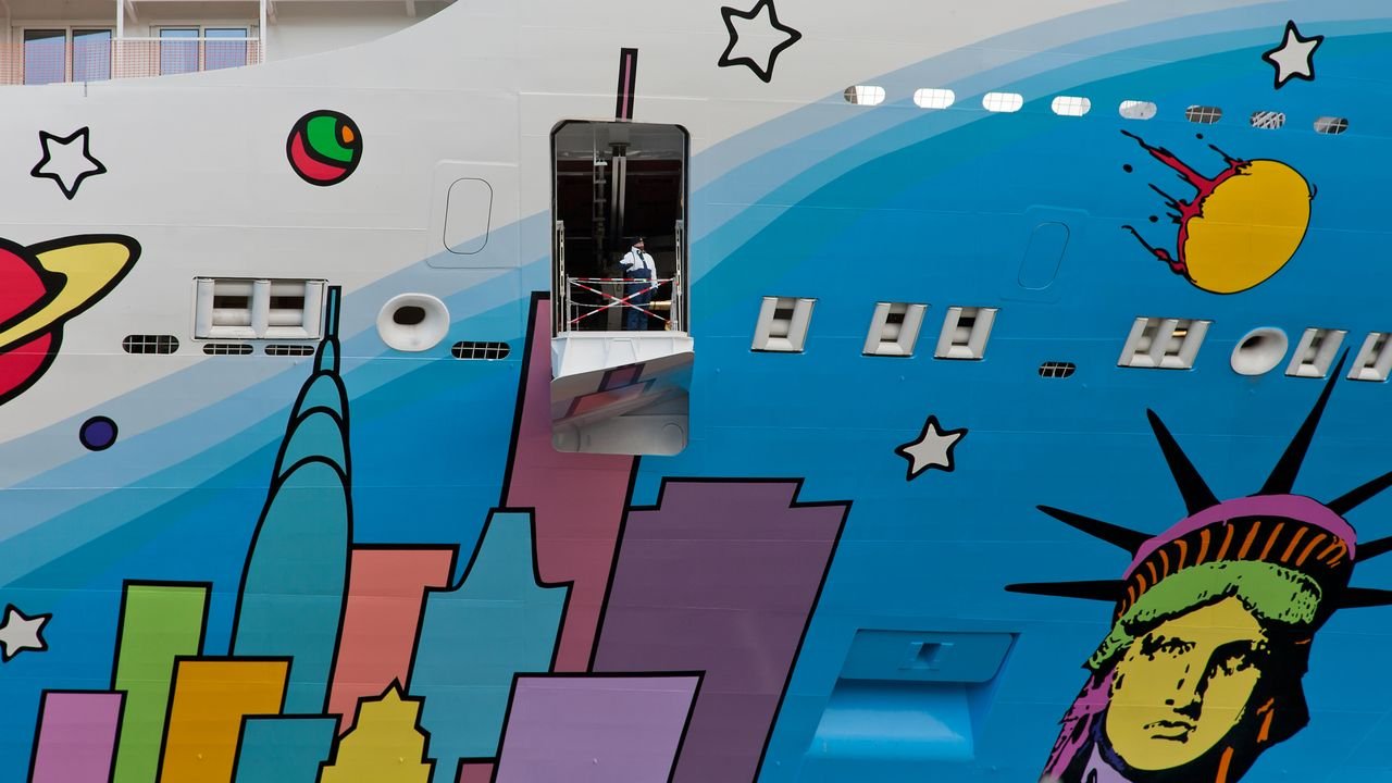 papenburg-meyer-werft-2013-norwegian-breakaway-020